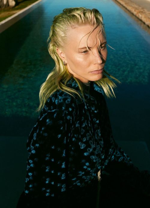 meet the guests - the guiding light 500 x 694.jpg